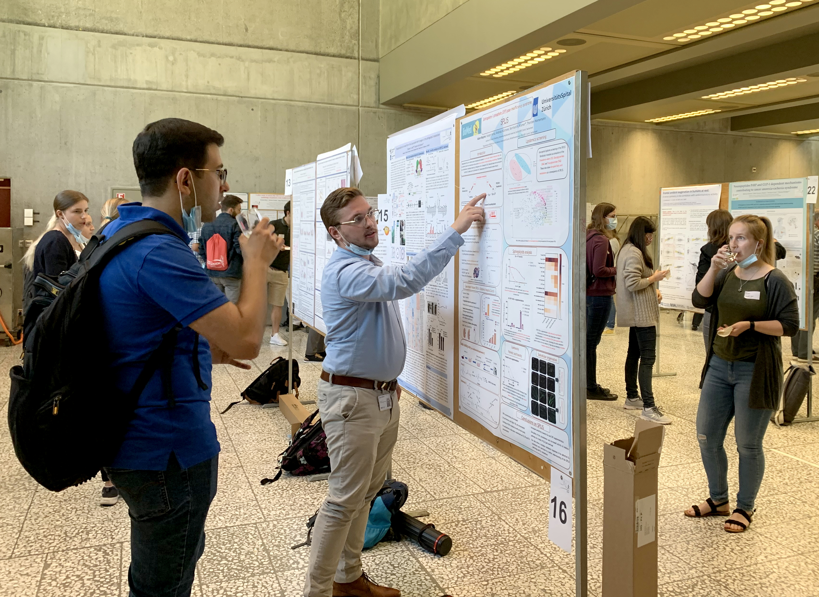 Vivid discussions during the poster session